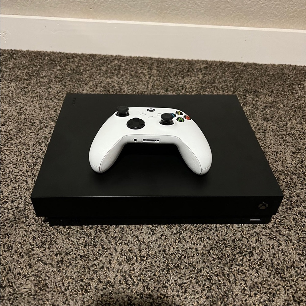 Xbox One X and brand new controller